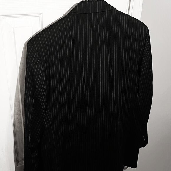 Bachrach Men 2 Peice Black with Gray Pinstripe Suit     42R - Picture 6 of 16
